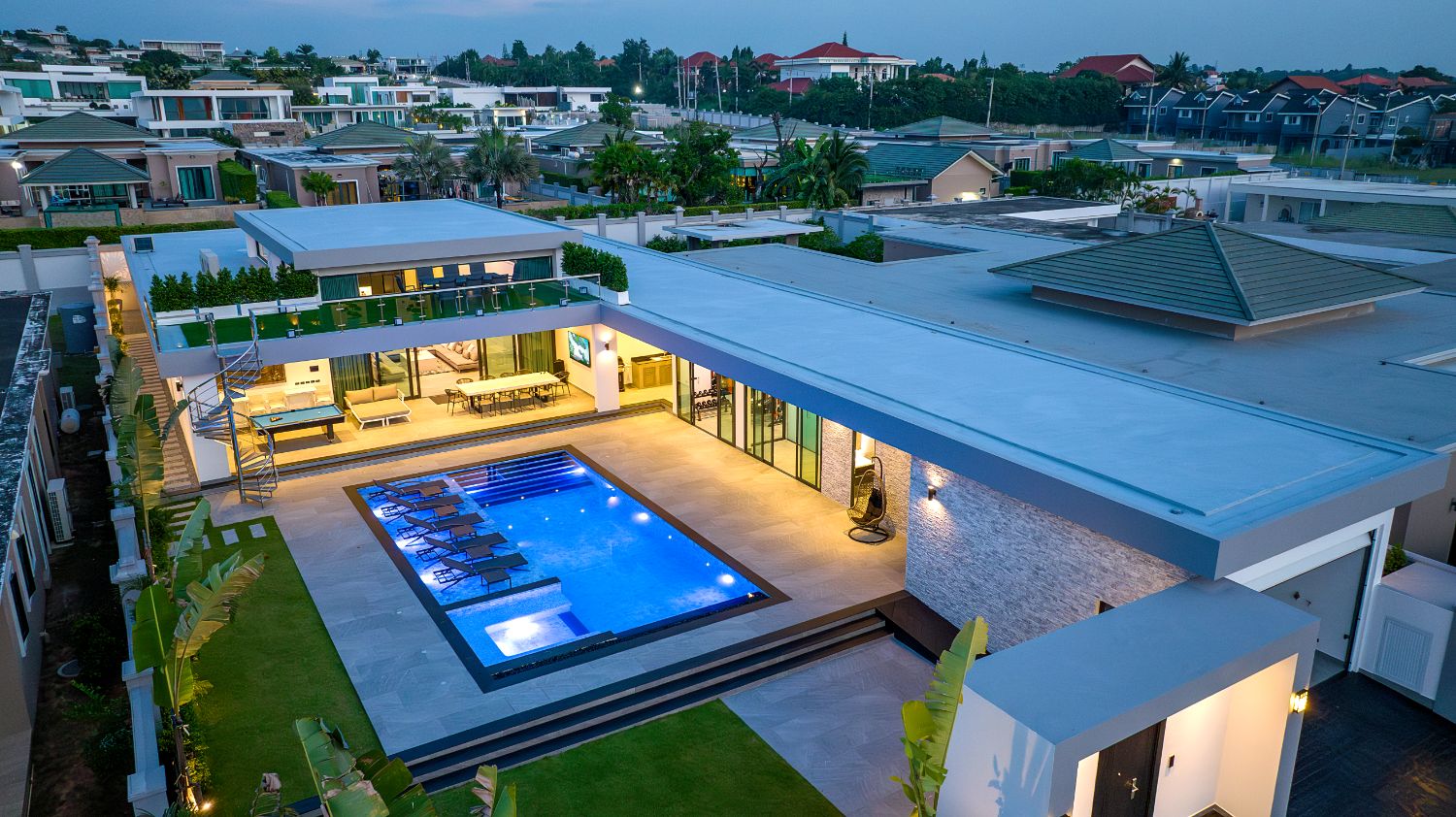 INPAN Pool Villa Pattaya — Luxurious modern European-style pool villa in a prime location in the EEC near Sukhumvit, featuring a private pool. - photo 8