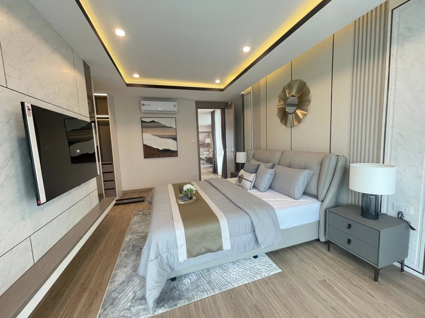 𝐂𝐇𝐀𝐑𝐈𝐍 Luxury villas with private pools, experience a new definition of living in the heart of the city. - photo 5