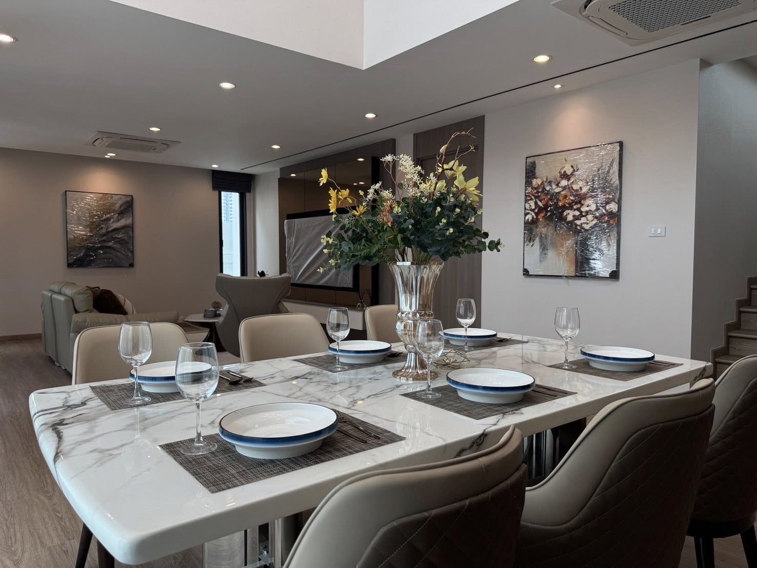 𝐂𝐇𝐀𝐑𝐈𝐍 Luxury villas with private pools, experience a new definition of living in the heart of the city. - photo 8