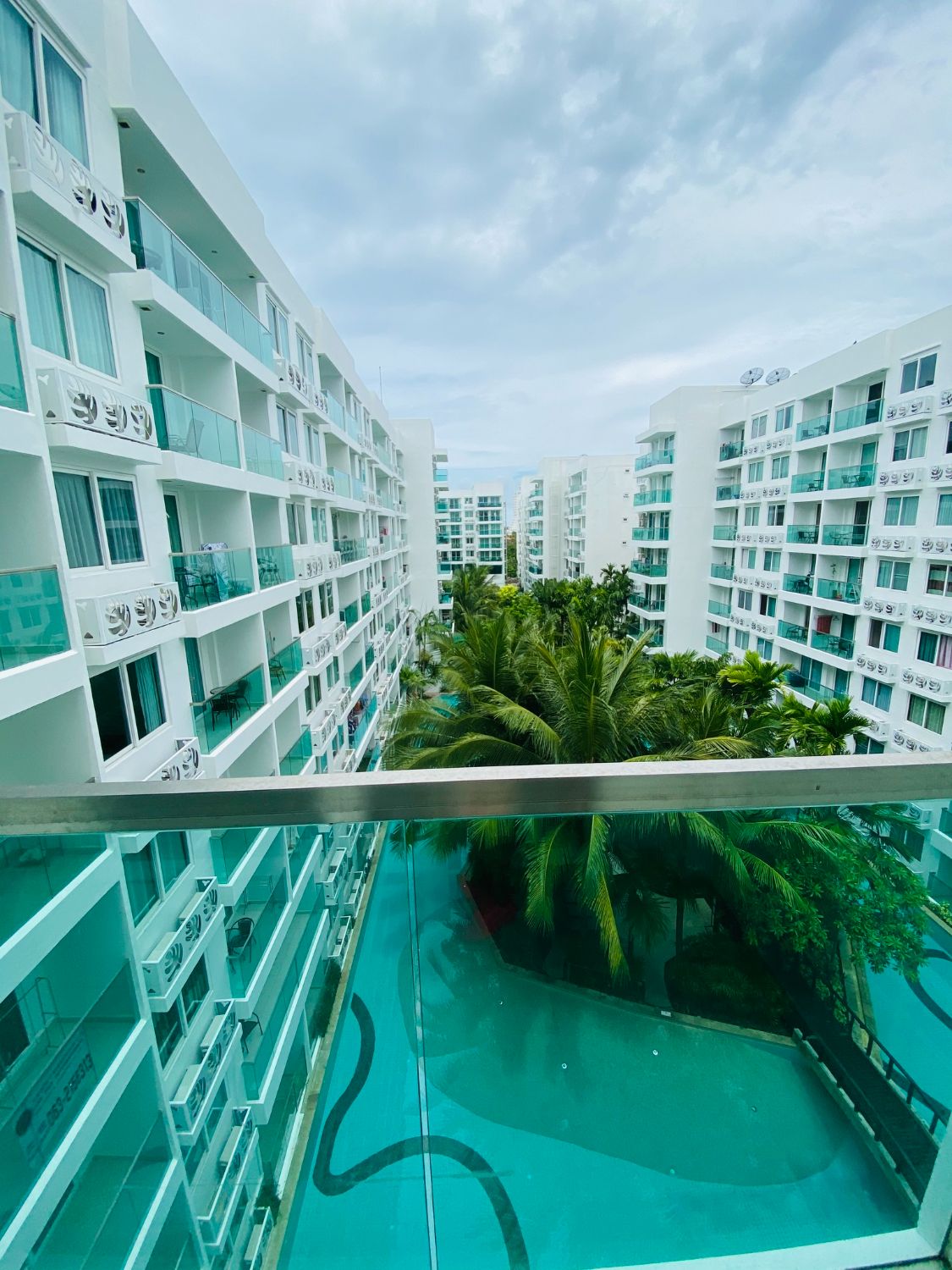 Luxurious penthouse, fully furnished, ready to move in, only 70 meters from Na Jomtien Beach