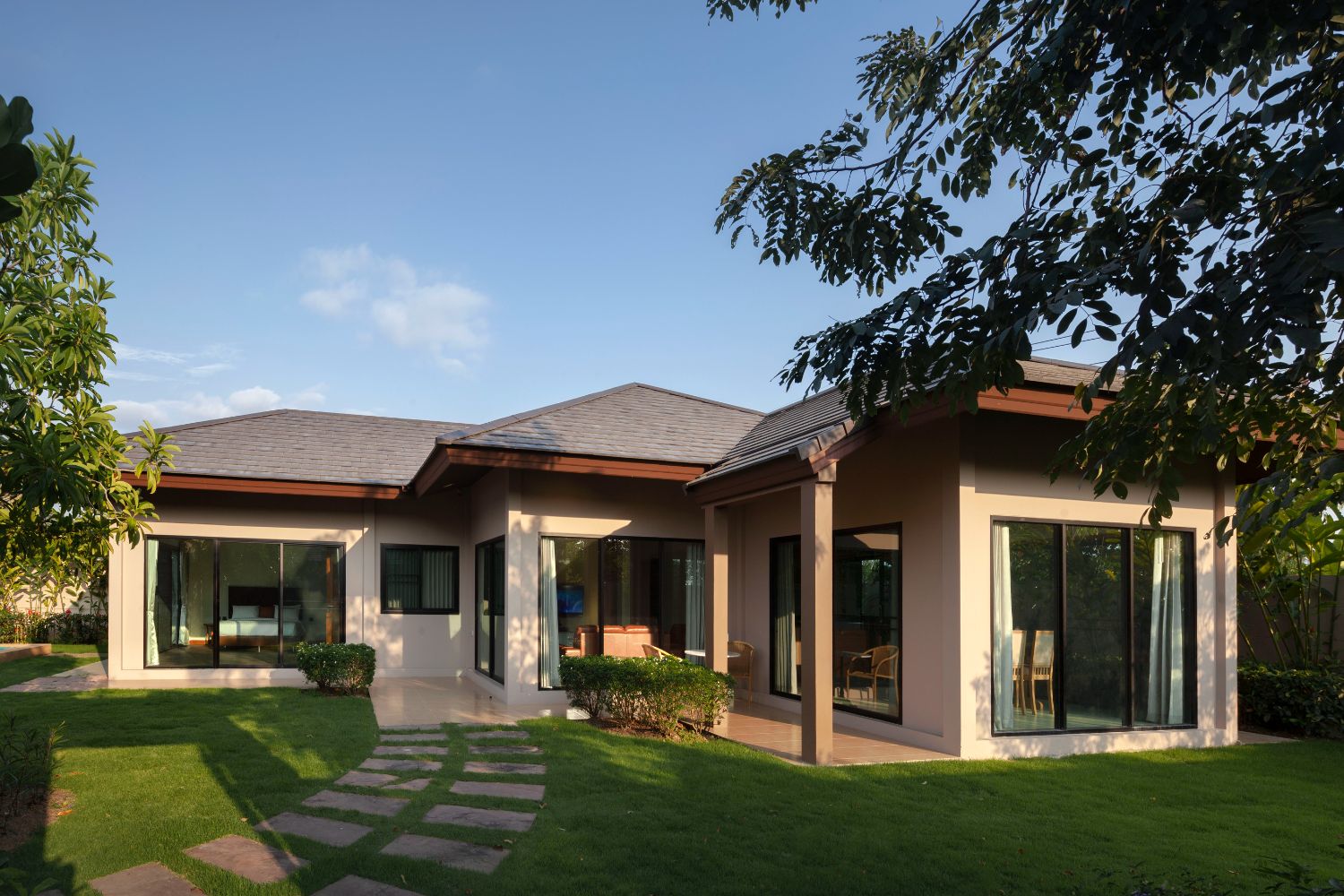 Zensiri Townhome Tung Klom-Ta Man near Thara Phatthana International School - photo 4