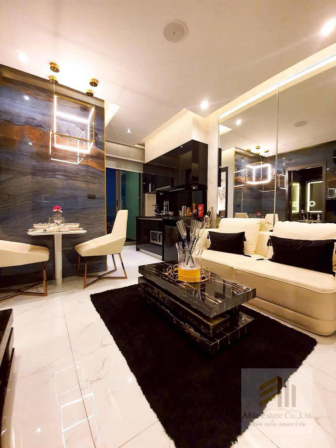 Newly built 2-storey pool villa for sale, only 1.5 km from Jomtien Beach.