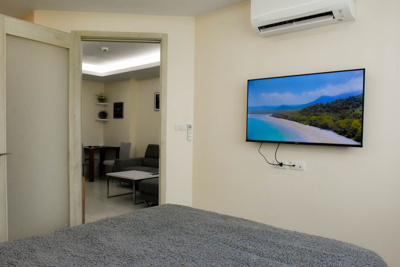 Premium 1 bedroom Pool View  FN - direct from owner. - photo 11