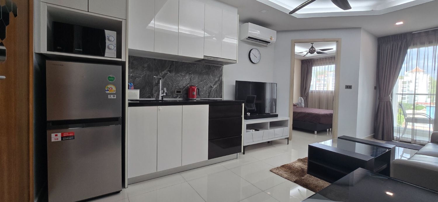 Now Available - Premium pool view 1 bedroom FN - Water Park Condominium - photo 3