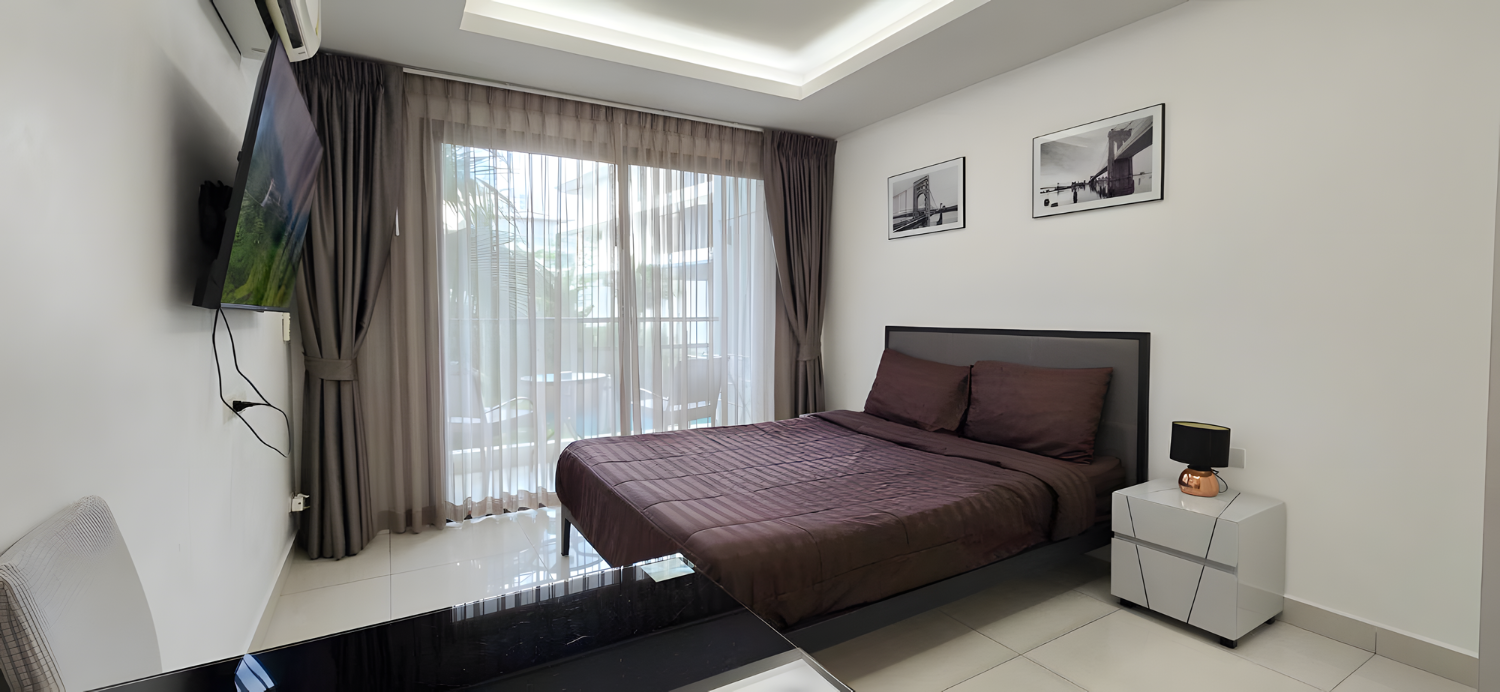 Pool view with fully furnished Water Park Condominium Pratumnak Pattaya Park