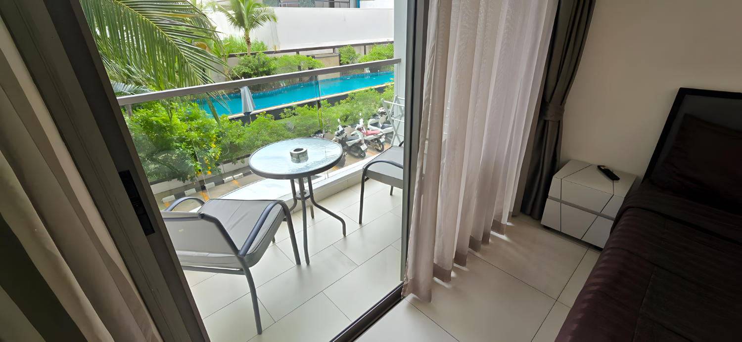 Pool view with fully furnished Water Park Condominium Pratumnak Pattaya Park - photo 8